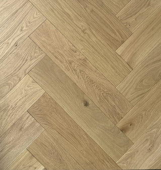 Paris Herringbone Oak collection 600mm x 125mm x 14/3mm - HBCT001